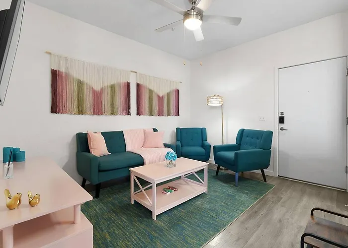 Urban Retreat 2br Near Asu & Shops *
